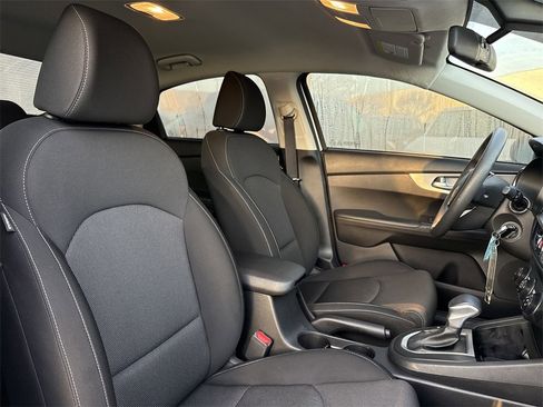 Used 2022 Kia Forte LXS w/ LXS Technology Package image 22