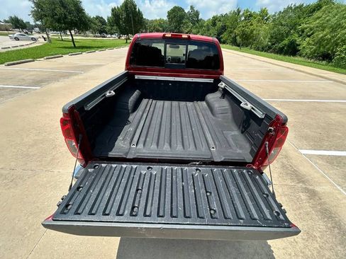 Used 2019 Nissan Frontier SL RWD image 10