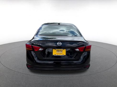 Used 2025 Nissan Altima 2.5 SV FWD image 12