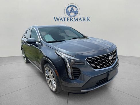Used 2019 Cadillac XT4 Premium Luxury w/ Cold Weather Package FWD image 12