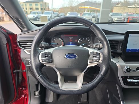 Used 2021 Ford Explorer XLT w/ Equipment Group 202A image 30
