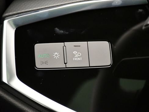 Used 2025 Audi Q3 2.0T Premium w/ Convenience Package AWD/4WD image 22