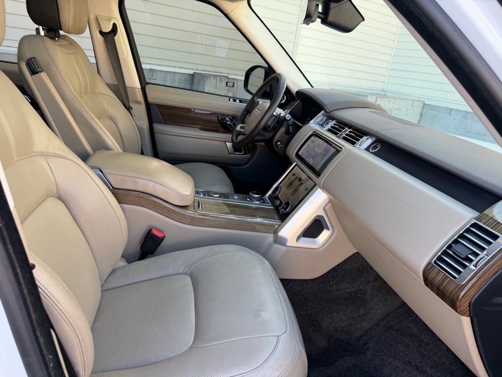 Used 2018 Land Rover Range Rover Supercharged AWD/4WD image 33
