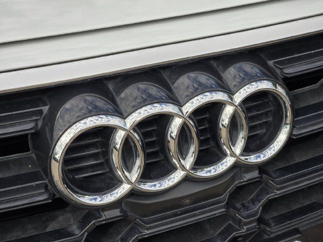 Used 2023 Audi Q5 2.0T Premium Plus w/ Premium Plus Package AWD/4WD image 12