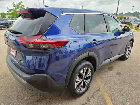Used 2023 Nissan Rogue SV AWD/4WD image 4