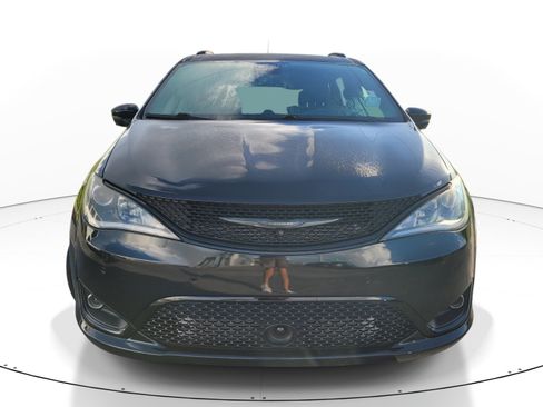 Used 2020 Chrysler Pacifica Limited w/ Advanced Safetytec Group FWD image 2