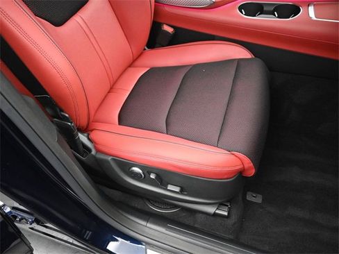 Used 2025 Genesis GV70 2.5T w/ Sport Prestige Package image 33