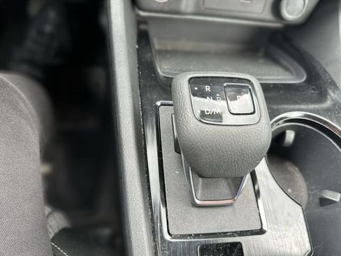 Used 2023 Nissan Rogue SV AWD/4WD image 21