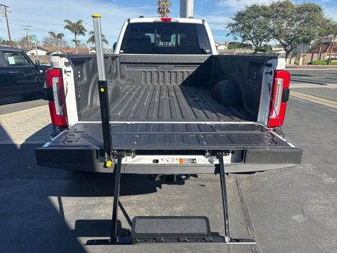 Used 2026 Ford F450 Platinum w/ FX4 Off-Road Package image 17