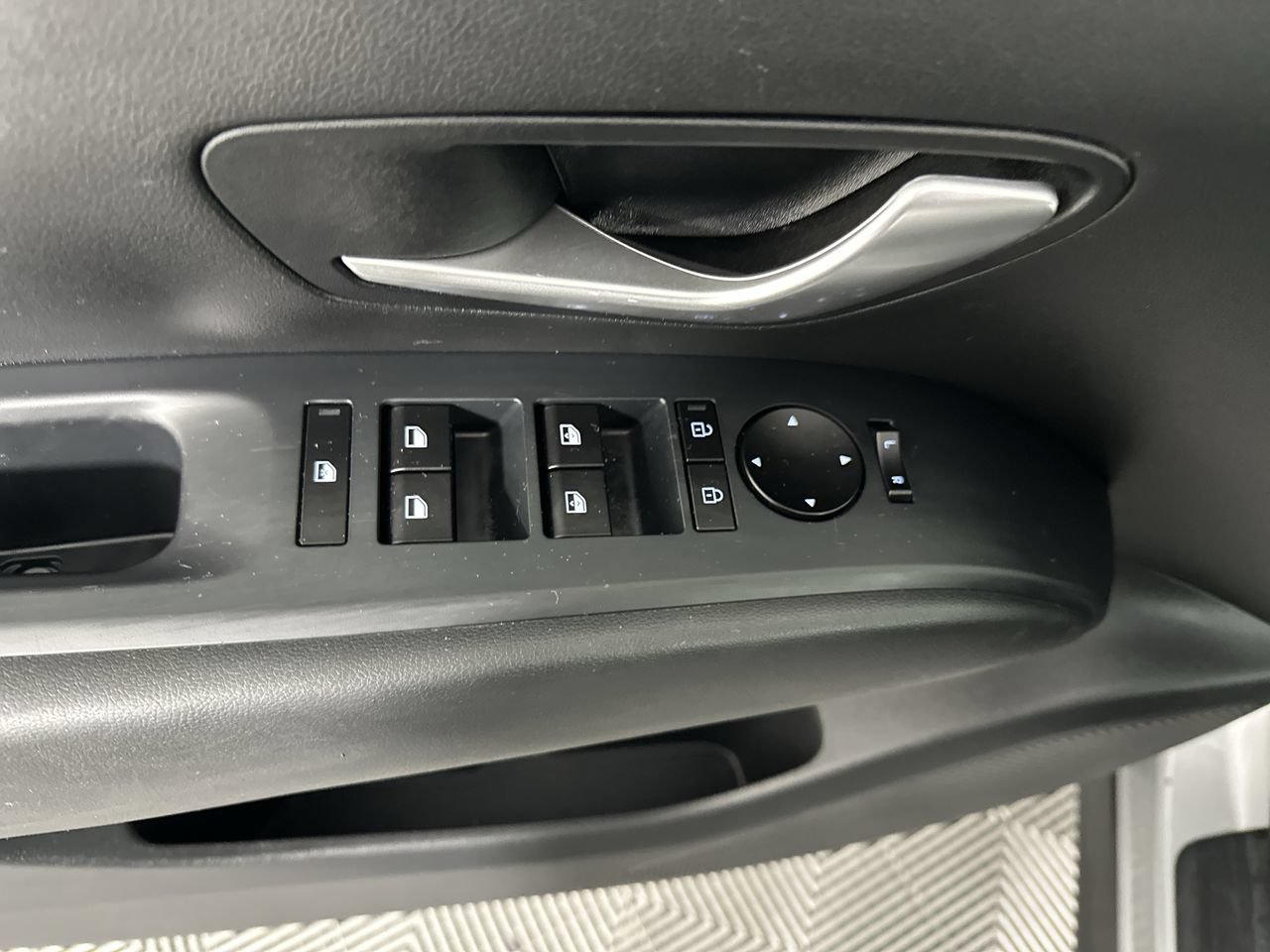 Used 2025 Hyundai Tucson SEL FWD image 3