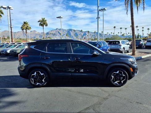 Used 2024 Kia Seltos EX image 8