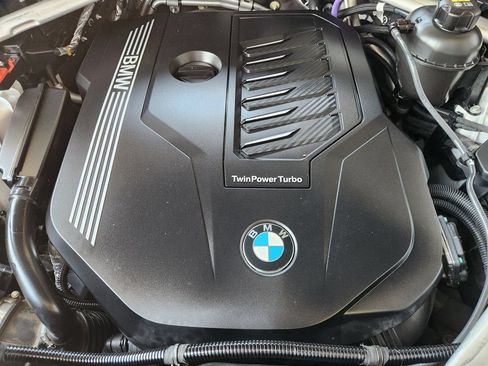 Used 2022 BMW X5 xDrive40i w/ M Sport Package AWD/4WD image 33