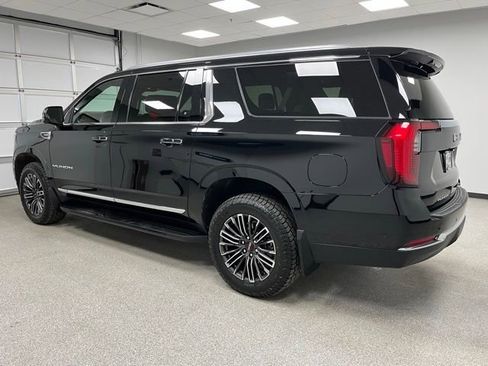 Used 2025 GMC Yukon XL Elevation w/ Elevation Premium Package AWD/4WD image 7