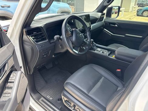 Used 2024 Lexus GX 550 w/ Accessory Package (Z1) AWD/4WD image 5