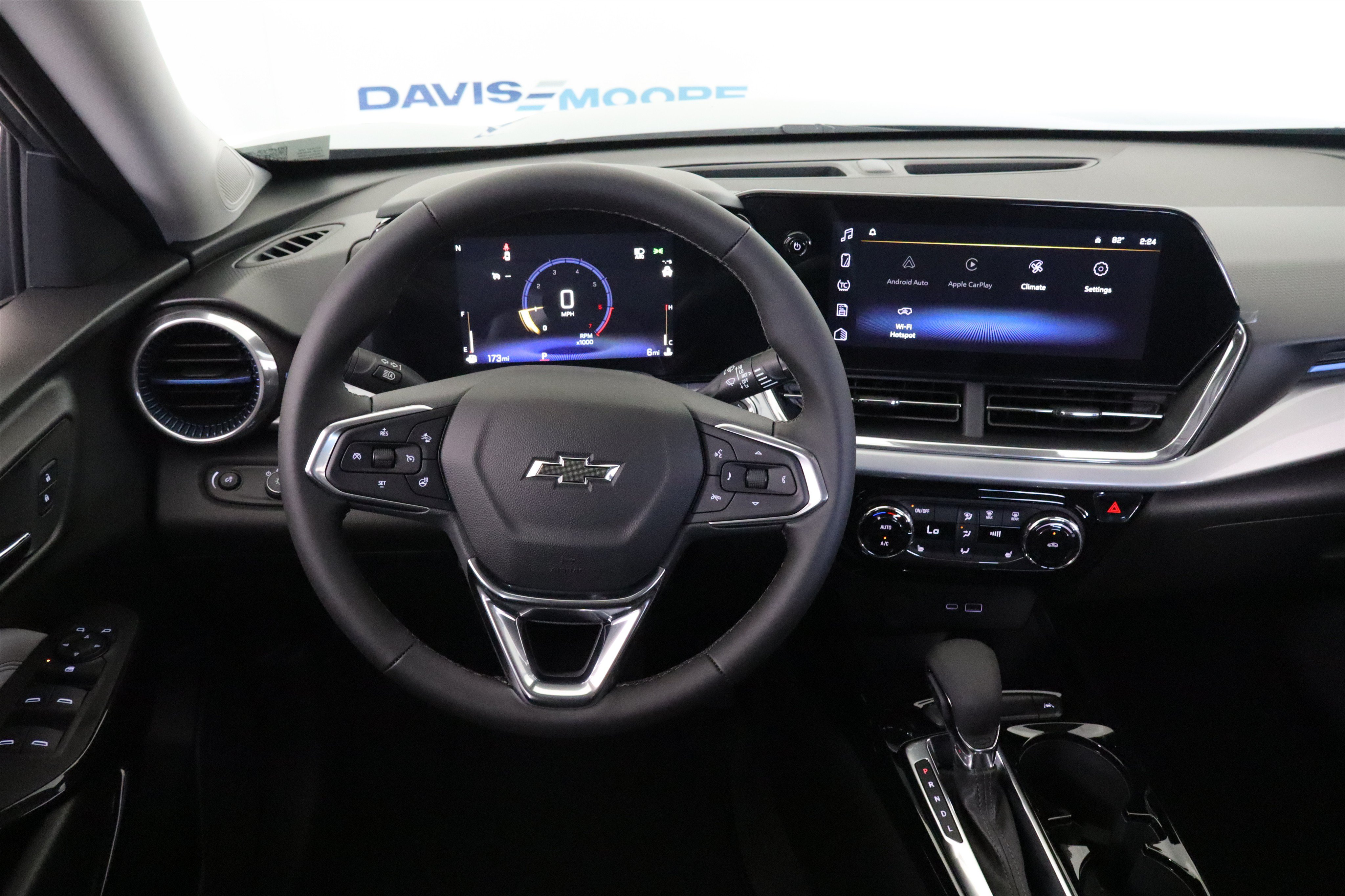 New 2026 Chevrolet Trax LT w/ Midnight Edition FWD image 18