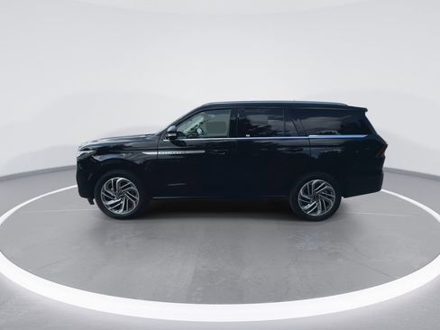 New 2025 Lincoln Navigator Reserve AWD/4WD image 5