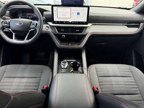 Certified 2025 Ford Explorer ST-Line w/ Premium Package RWD image 17