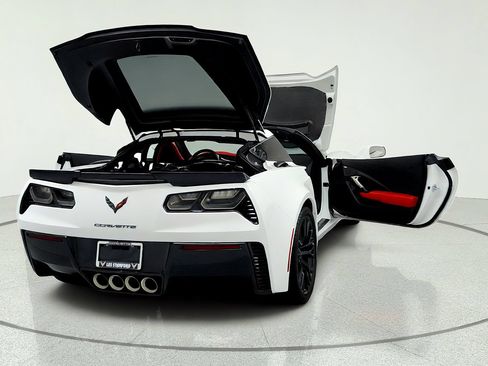 Used 2016 Chevrolet Corvette Z06 w/ 2LZ Preferred Equipment Group RWD image 12