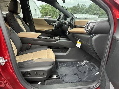 New 2026 Chevrolet Equinox ACTIV w/ Convenience Package III image 30