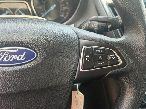 Used 2017 Ford Focus SE FWD image 18