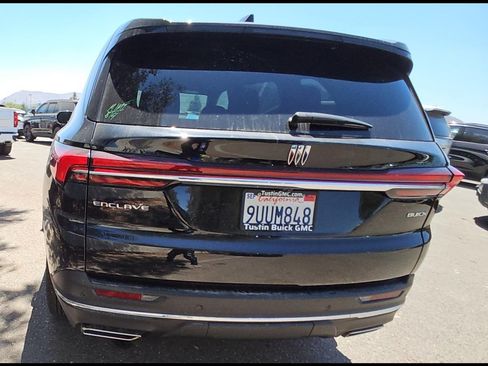 Used 2025 Buick Enclave Preferred FWD image 23