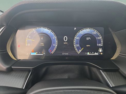 Used 2025 Jeep Grand Cherokee Laredo X image 15