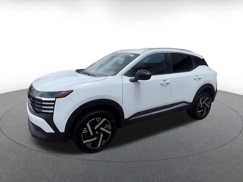 Used 2026 Nissan Kicks SV w/ Cold Weather Package FWD image 7