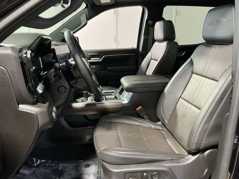 Used 2025 Chevrolet Silverado 1500 High Country AWD/4WD image 14