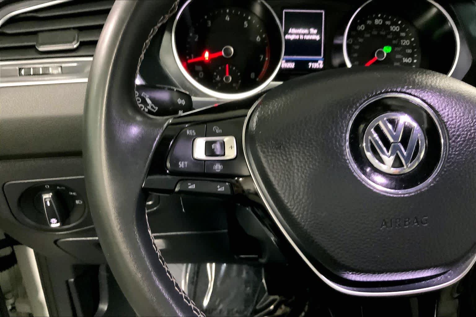 Used 2021 Volkswagen Tiguan SE w/ Panoramic Sunroof Package AWD/4WD image 24