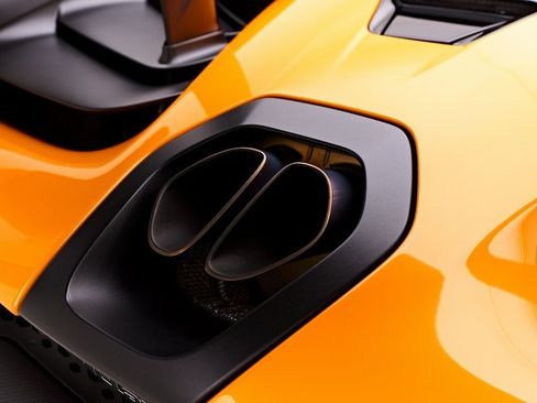 Used 2019 McLaren Senna image 30