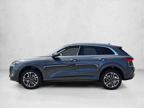 Certified 2025 Audi Q5 Premium w/ Convenience Package AWD/4WD image 8