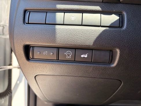 Used 2025 Nissan Rogue SV FWD image 20