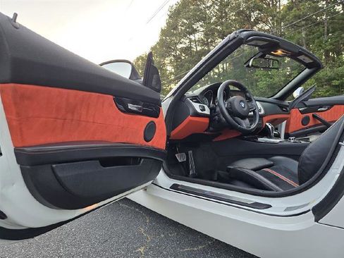 Used 2015 BMW Z4 sDrive35is RWD image 31