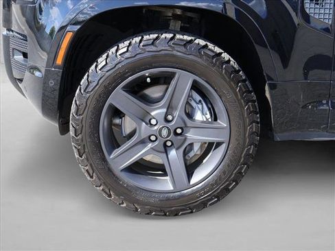 Used 2023 Land Rover Defender 90 X-Dynamic SE AWD/4WD image 28
