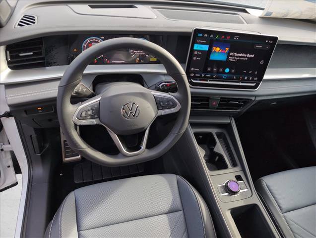 New 2026 Volkswagen Tiguan SE R-Line FWD image 17