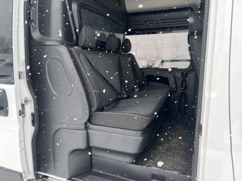 Used 2025 RAM ProMaster 3500 w/ Crew Van Package image 9