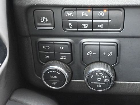 Used 2025 Chevrolet Tahoe RST w/ RST Capability Package AWD/4WD image 17