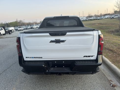 Used 2025 Chevrolet Silverado EV RST image 9