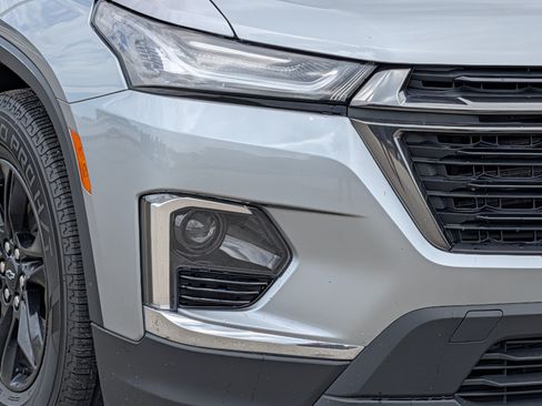 Used 2023 Chevrolet Traverse LT w/ Midnight/Sport Edition AWD/4WD image 9