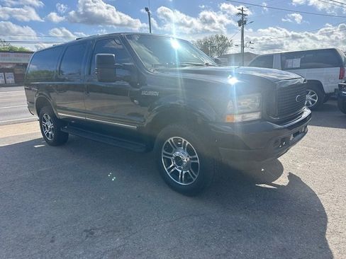 Used 2004 Ford Excursion Limited image 3
