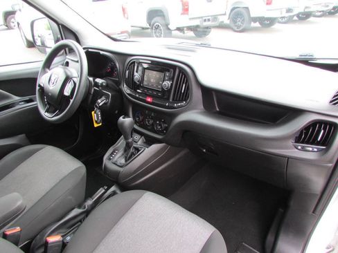 Used 2022 RAM ProMaster City Tradesman FWD image 17