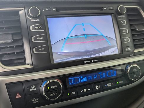 Used 2014 Toyota Highlander XLE AWD/4WD image 20