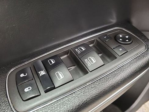 Used 2022 Chrysler 300 Touring image 15