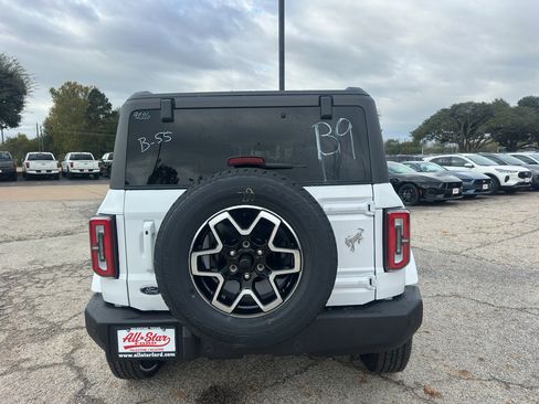 New 2025 Ford Bronco Outer Banks image 6