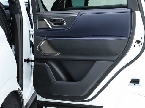 New 2026 INFINITI QX80 4WD image 32