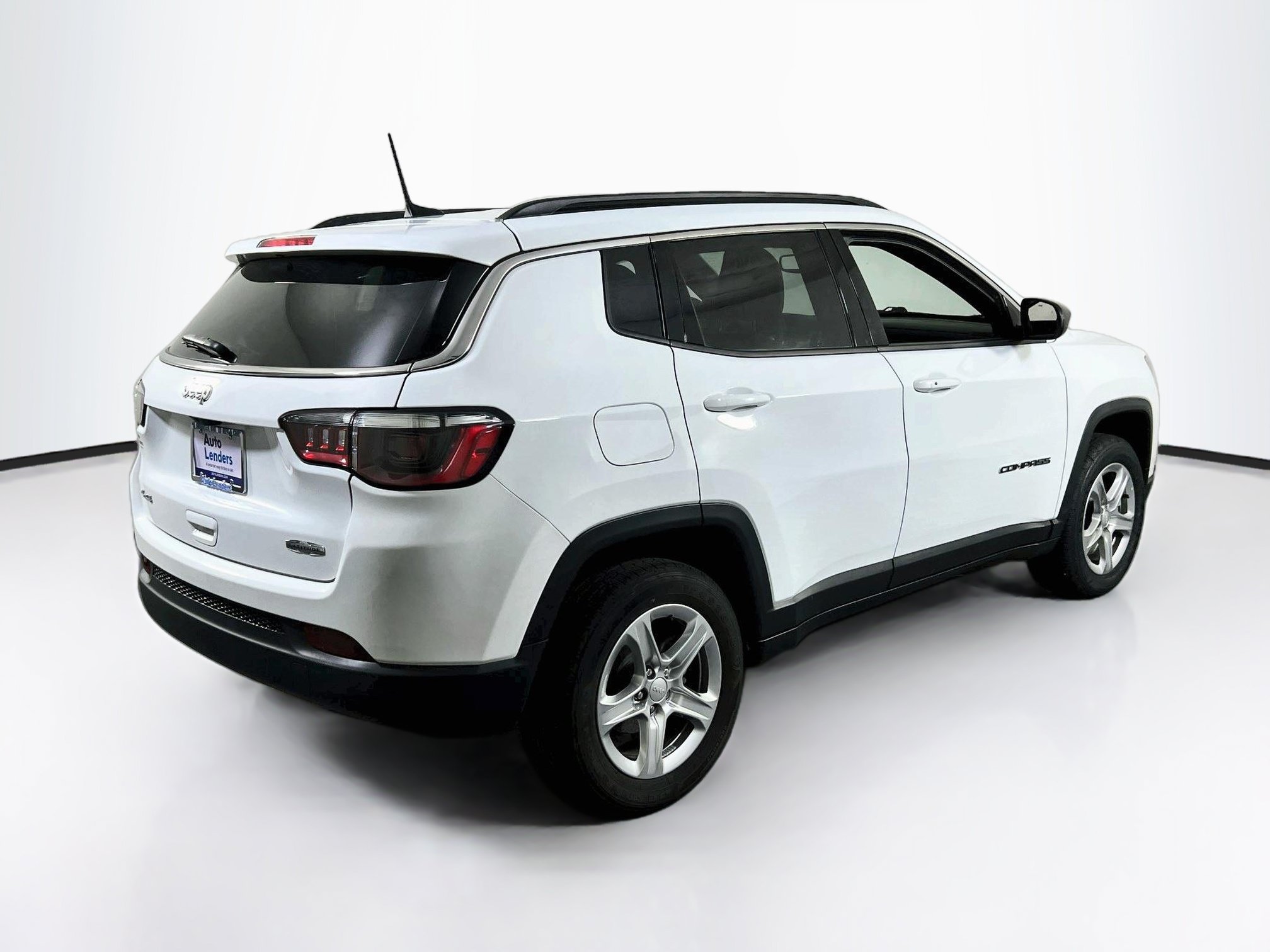 Used 2023 Jeep Compass Latitude w/ Convenience Group AWD/4WD image 5