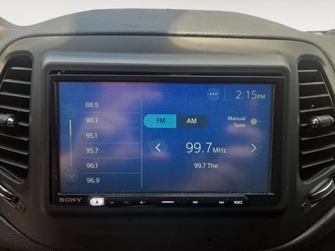 Used 2017 Jeep Compass Limited w/ Navigation Group AWD/4WD image 22