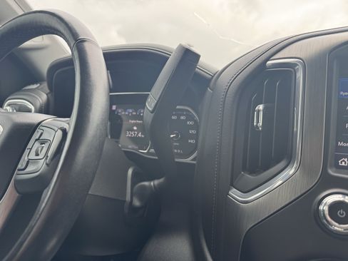 Used 2022 GMC Sierra 1500 Denali RWD image 16
