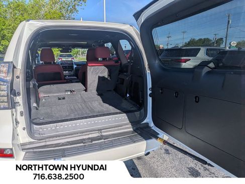Used 2022 Lexus GX 460 Premium w/ Premium Package AWD/4WD image 37