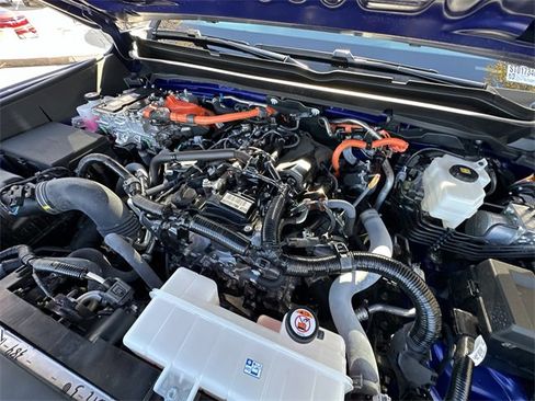 Certified 2025 Toyota Tacoma TRD Sport image 33